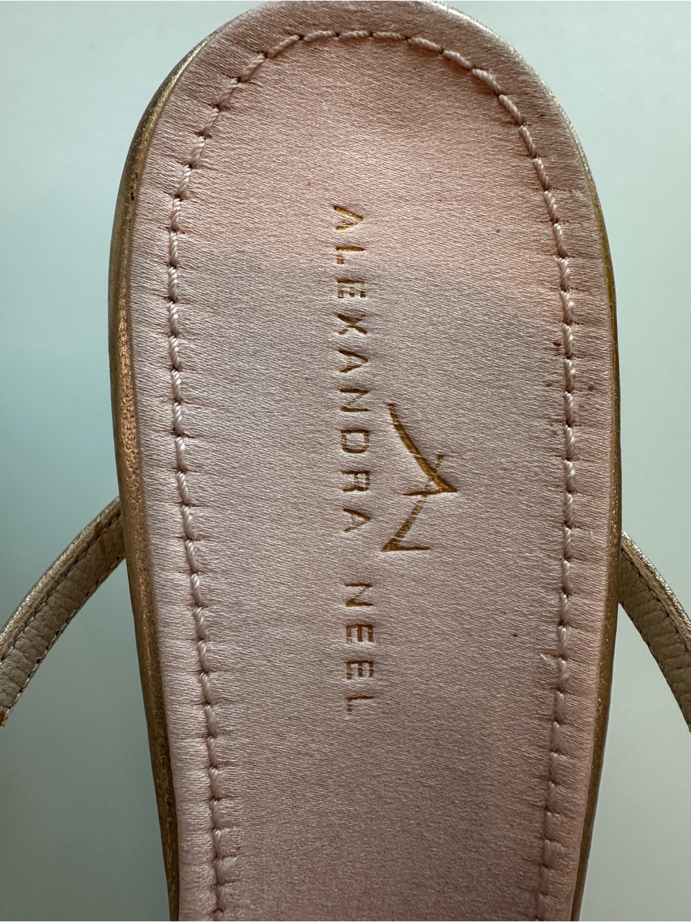 AUTHENTIC ALEXANDRA NEEL Gold Light Pink Satin Floral Thong Sandals - Picture 3 of 11